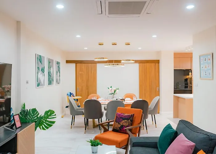 Prime Sukhumvit Modern Home, Phrom Phong Bts, Em District, Up To 14 Guests Villa *